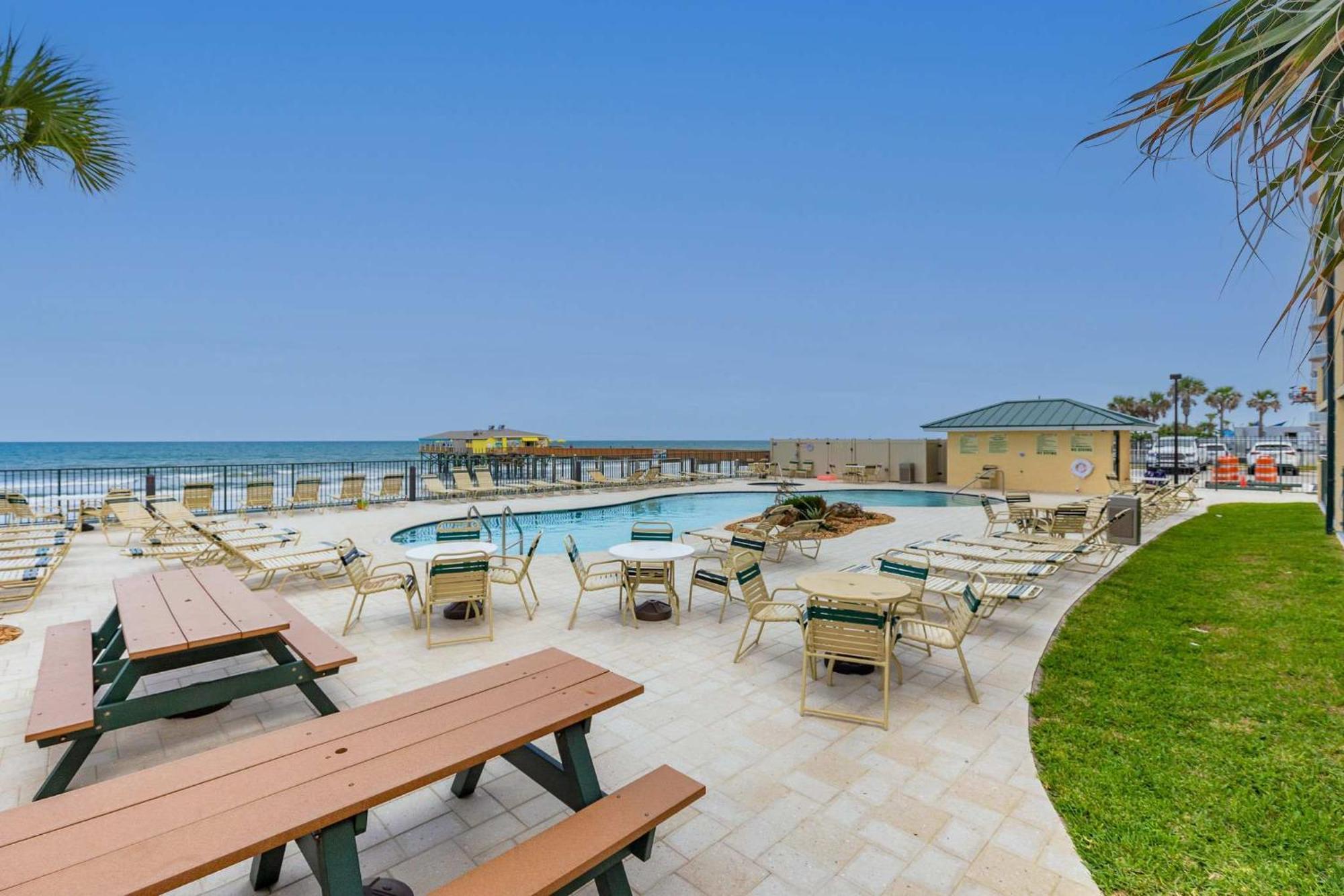 Ocean Views From Your Private Balcony! Sunglow Resort 606 By Brightwild Daytona Beach Shores Exterior foto